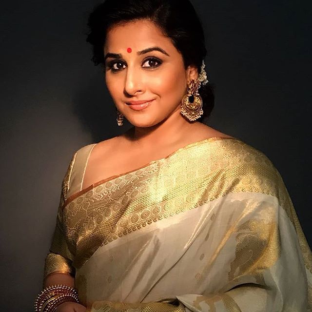 Bhool Bhulaiyaa-bollywood-sexy-heroine-vidya balan-saree-stills-indiasaree-kerala-tradition-onam-saree-images