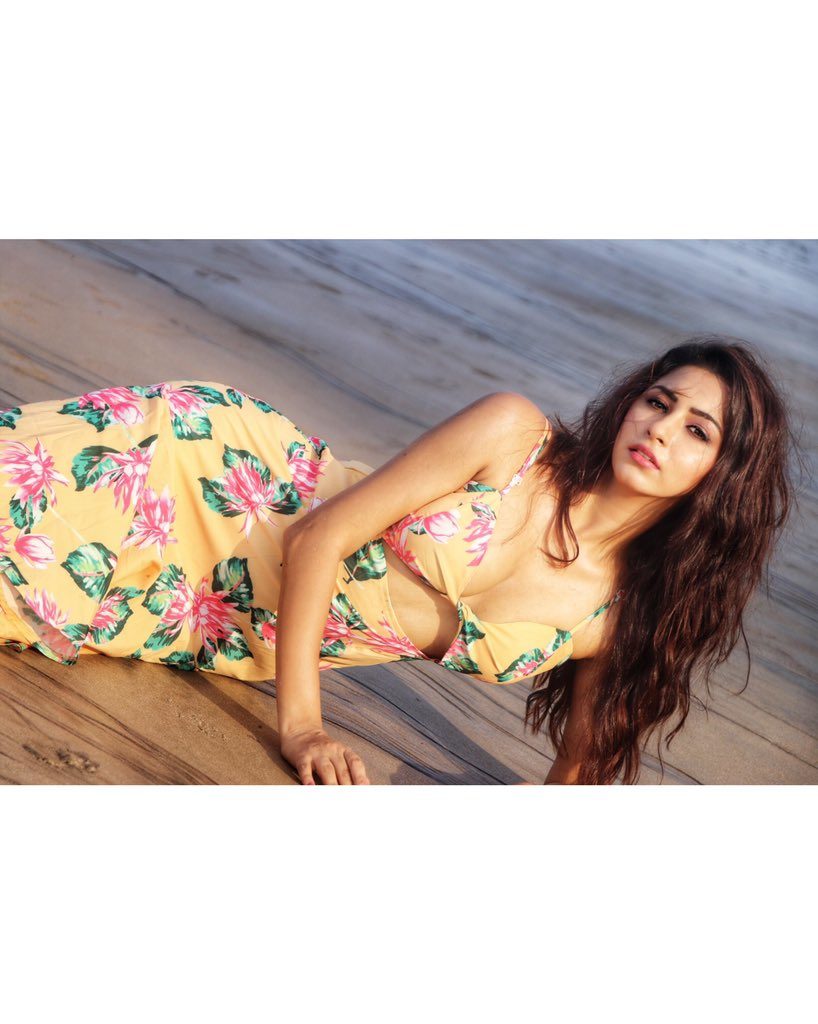 Peigal Jaakkirathai-Eshanya Maheshwari ‏- SEXY-isn’t a SHAPE-it’s an ATTITUDE 1