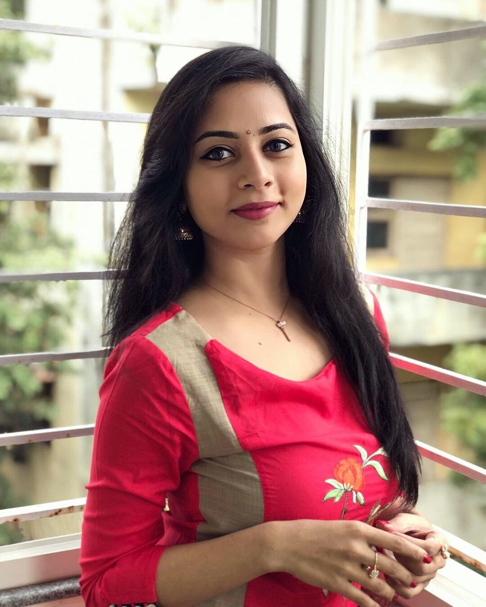 Gayatri bhardwaj boobs