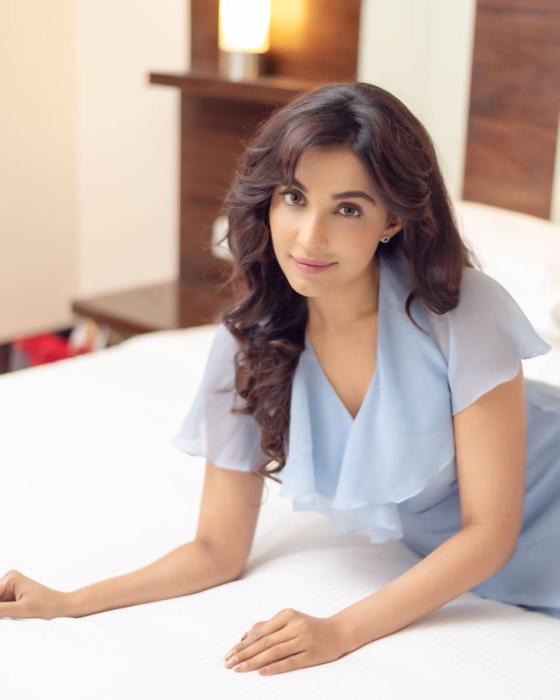 parvatii nair hot photoshoot mallu actress